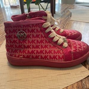 Michale Kors Pink Monogram sneakers Size 5